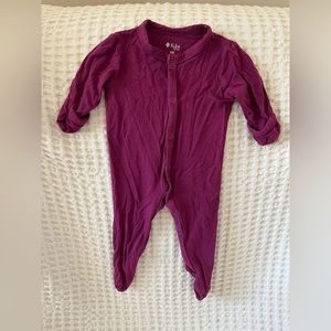 Newborn Kyte Baby Snap Footie GUC/Play for some pilling